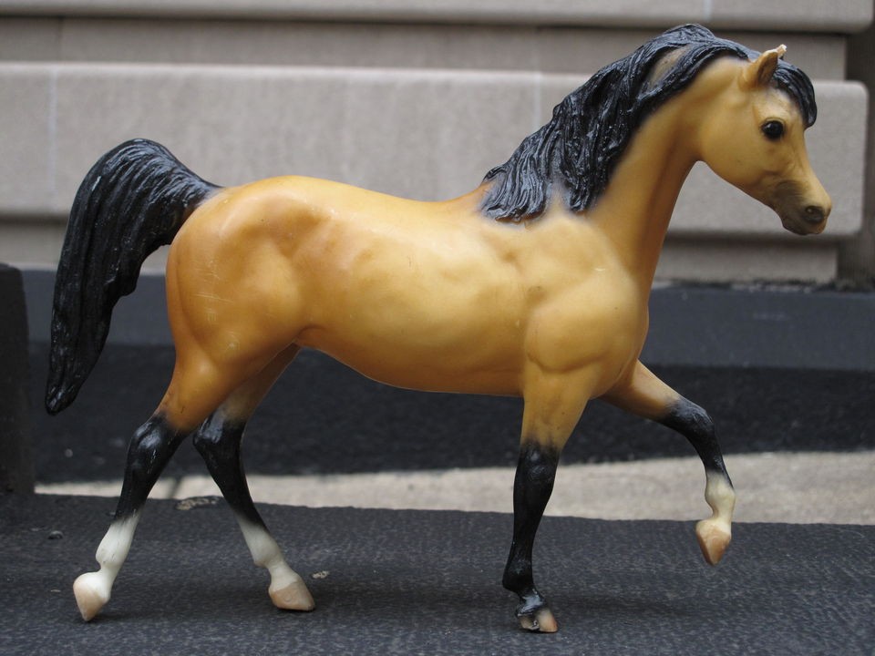 Breyer SAPPHIRE Traditional Buckskin TOYS R US exclusive 1996