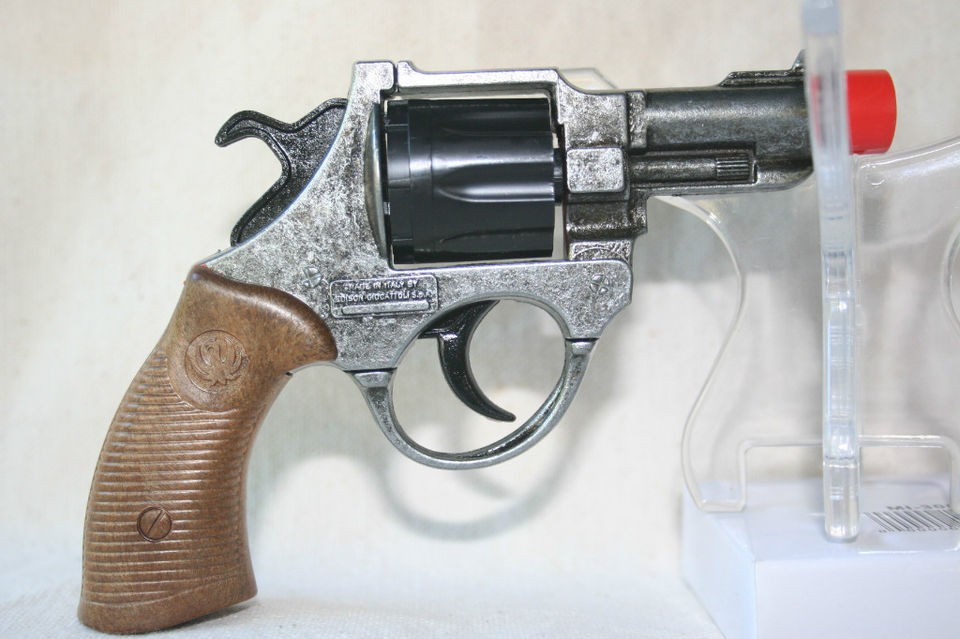 Cap Gun Metal Cap Gun 8 Shot small with Holster