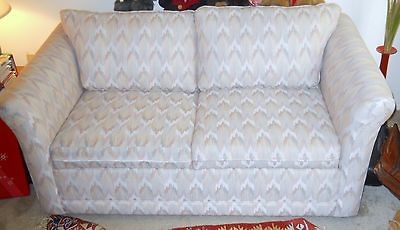 VERY NICE TWIN SIZE SLEEPER SOFA SOUTHWEST PATTERN