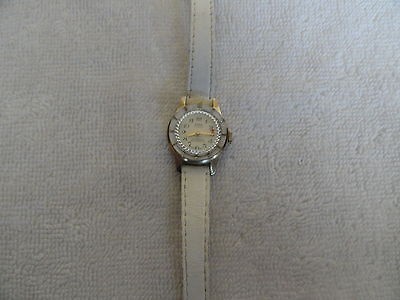 51047) 17 Jewels Eden Swiss Made Ladies Wind Up Watch   Not Working