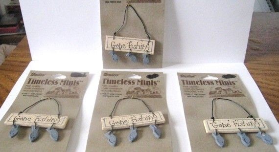 MINI WOOD SIGNS WITH WIRE HANGERS~Craft Supplies