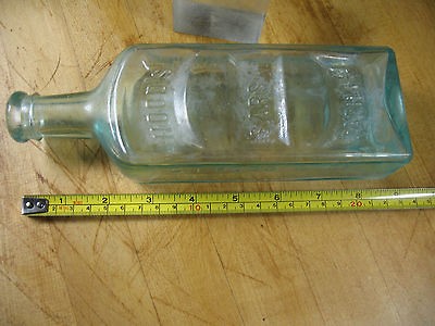 ANTIQUE BOTTLE HOODS SARSAPARILLA LOWELL MASS. EXLNT. COND.