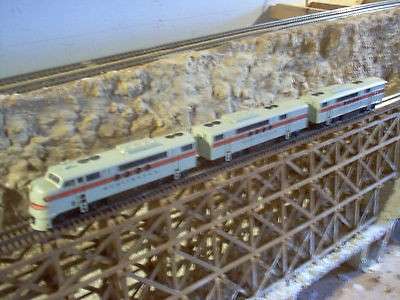 Bachmann FT ABB CB&Q powered diesels / DCC on board