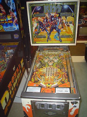 KISS some what RESTORED PINBALL MACHINE MADE BY BALLY