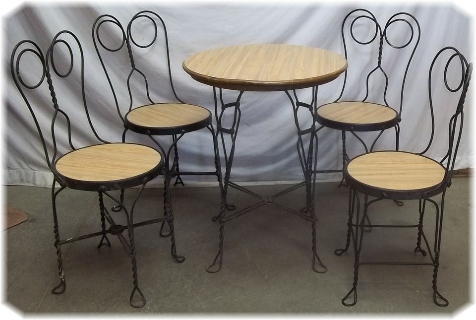   Parlor Set Vintage Table 4 Chairs Twisted Bistro Cafe Metal Patio Iron