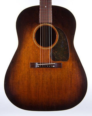 1944 GIBSON J 45 DREADNOUGHT   SUNBURST   ROUND SHOULDER   EXC PLAYER 