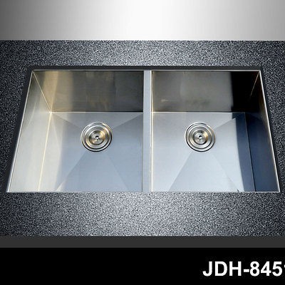 kitchen sinks undermount in Sinks