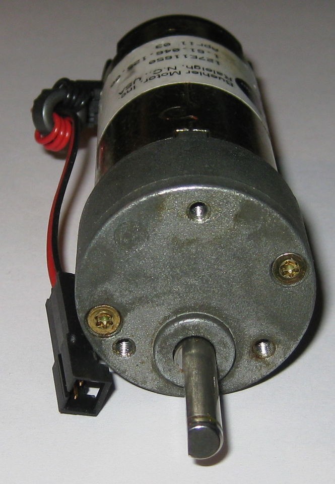 Buehler 215 RPM Heavy Duty 24 V DC Gearhead Motor   100 RPM @ 12 VDC