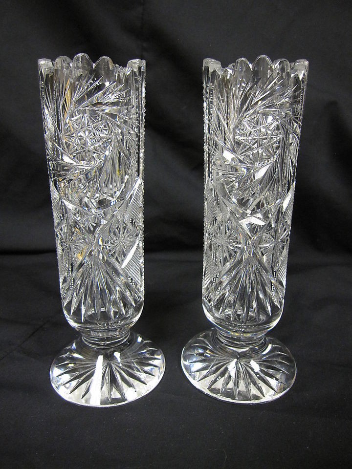   /ANTIQU​E CUT CRYSTAL PAIR MATCHING BUD VASES BUZZ STAR PINWHEEL