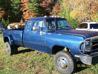 Dodge  Ram 3500 EXT CAB 93 DODGE DUALLY CUMMINS DIESEL 4 WHEEL DRIVE