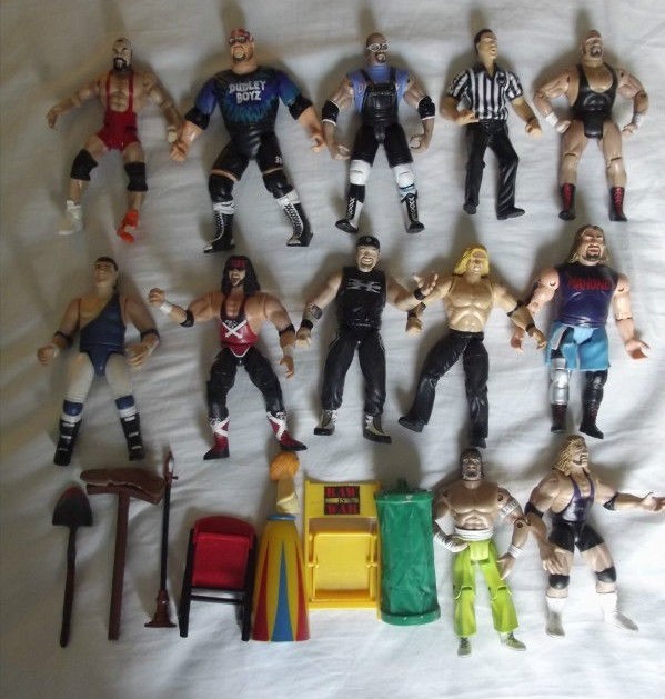 Wrestling Figures Lot WCW ECW WWF WWE Accessories 12 Figures