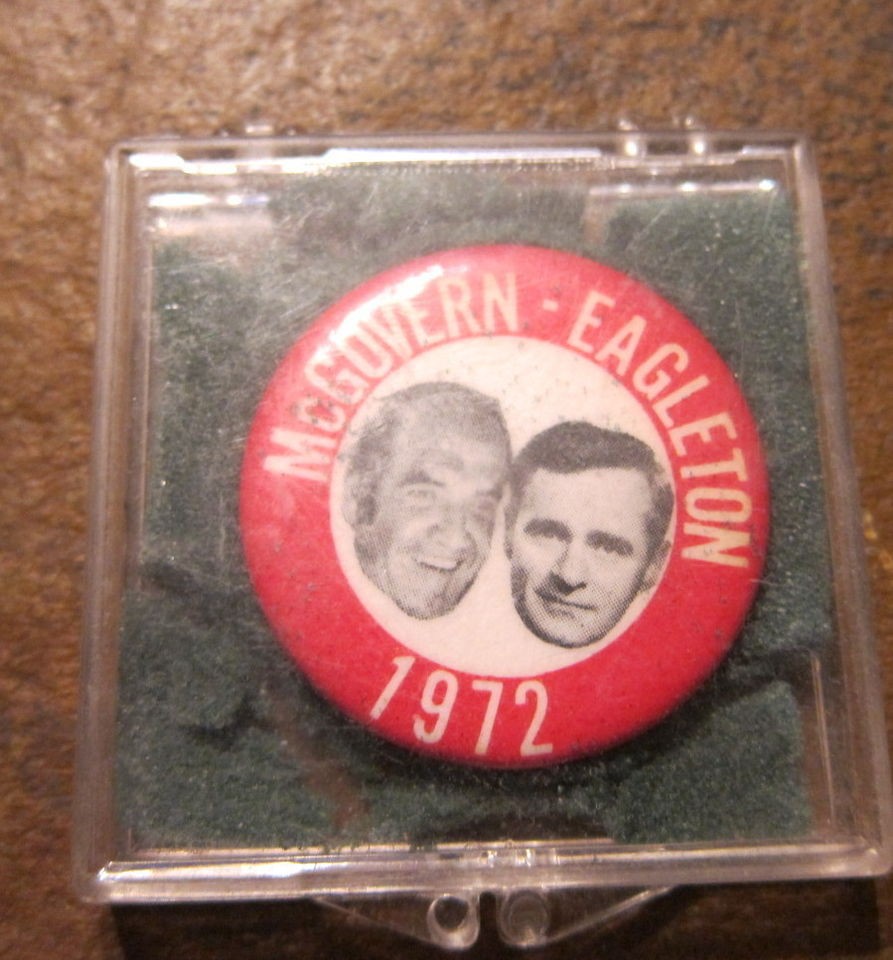 Pin Button VINTAGE 1972 MCGOVERN EAGLETON orginal in case