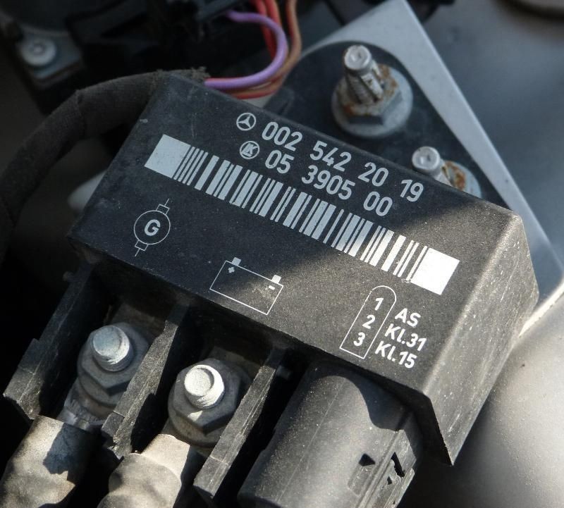 1998 98 MERCEDES R170 SLK230 Kompressor 0025422019 Battery Cut Off 