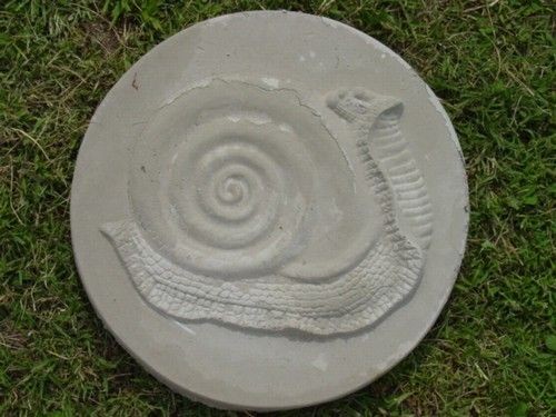 HUGE ROUND SNAIL CONCRETE CEMENT PLASTER STEPPING STONE MOLD 1094