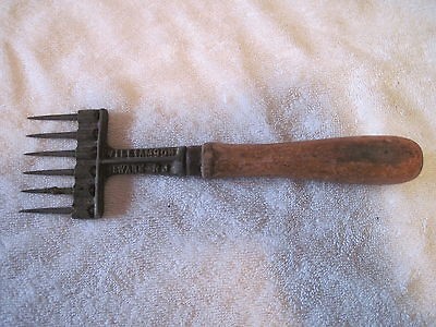 NICE VINTAGE WILLIAMSON NEWARK, NJ WOODEN HANDLE ICE PICK