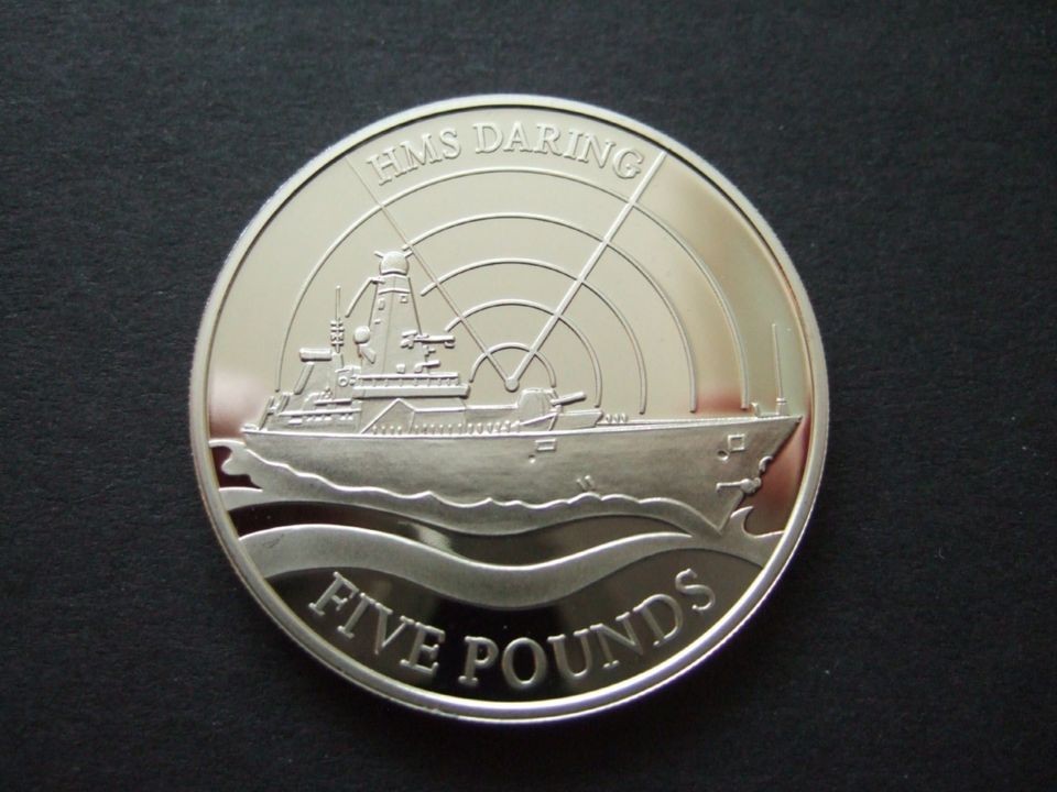 GUERNSEY 2009 UNCIRCULATED £5 COIN HMS DARING, CAPSULED