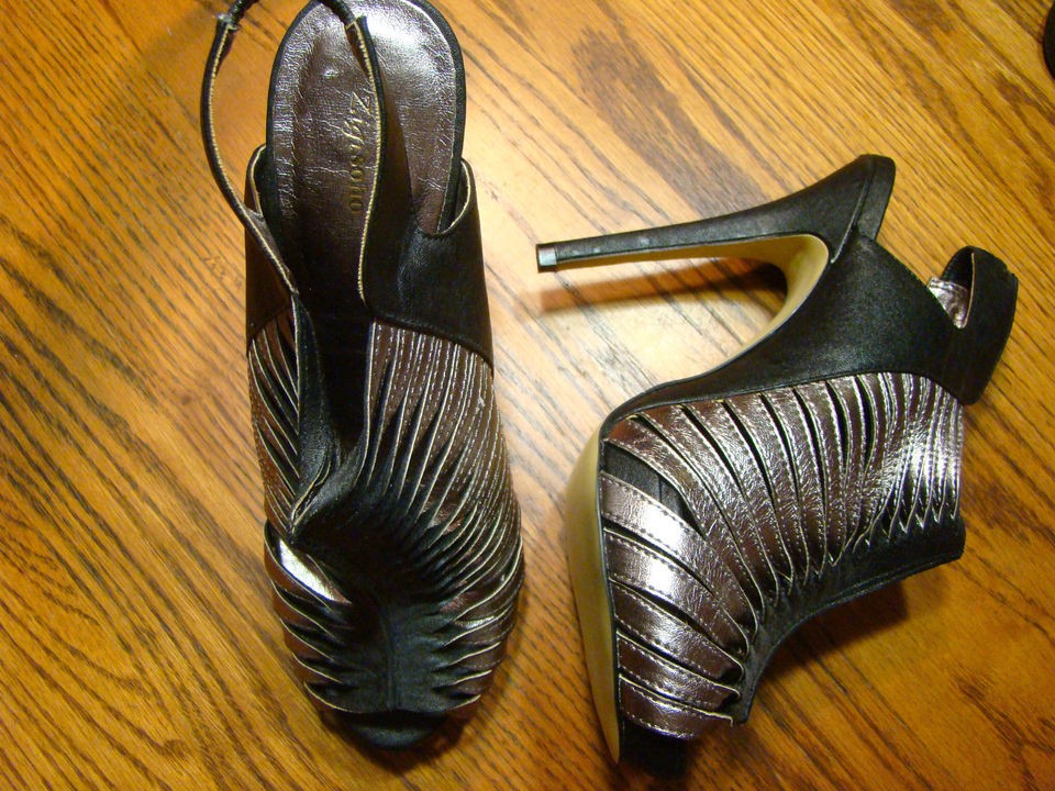 Womens sz 9B Zigisoho Strappy Spiked Heel Shoes/NEW/Silv​er & Black 