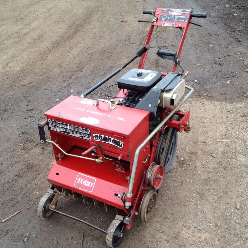 Toro 84 Seeder/oversee​der 18hp Brigs Runs Great