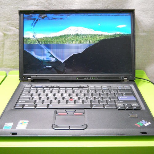 IBM Thinkpad T42 1.8GHz 1GB 80GB Laptop Notebook DVD Burner   CRACKED 