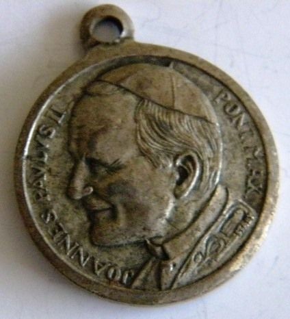 VINTAGE RELIGIOUS MEDAL CZESTOCHOWA POPE JOHN PAUL II JOANNES PAULUS