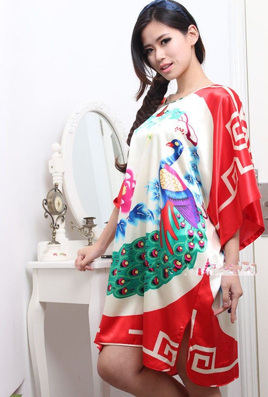 Loose leisure comfortable of BianFuShan silk pajamas, peacock pajamas