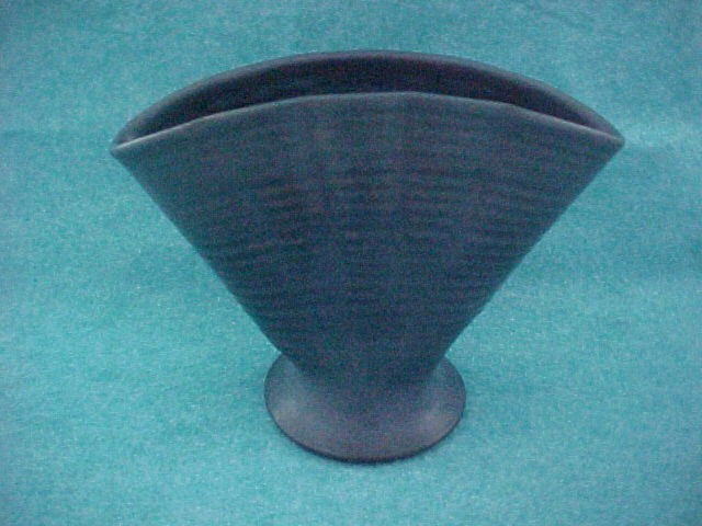 MARBLEHEAD POTTERY ARTS & CRAFTS MATTE BLUE FAN 6 VASE MINT