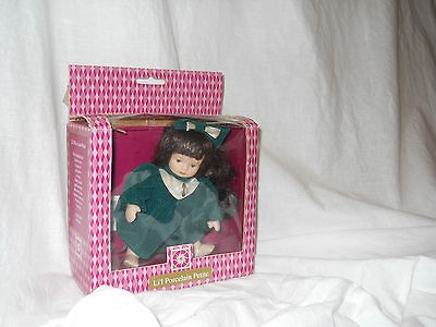 DELIGHTFUL GIFT GALLERY LIL PORCELAIN PETITE DOLL CUTE DOLL BRUNETTE