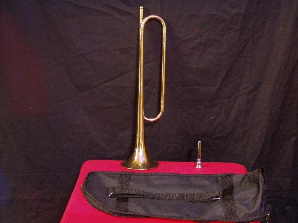 NEW MONIQUE BOY SCOUT BUGLE BRASS COMPLETE WITH MOUTHPIECE AND TRAVEL 