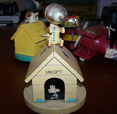 Vintage Peanuts SCHMID Snoopy Musical 1968 Space Snoopy Wooden 