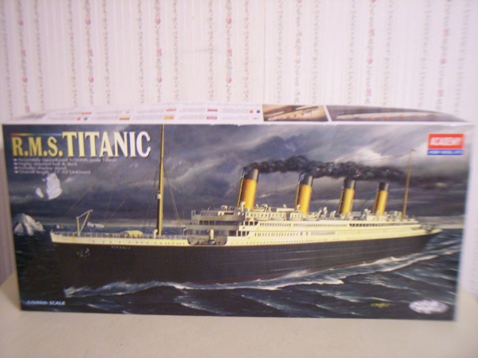 2000 ACADEMY R.M.S. TITANIC MODEL KIT~1/600TH SCALE #1459