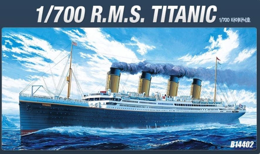 JJHOBBY] 1/700 R.M.S TITANIC STAND INCLUDED Academy Model Kits