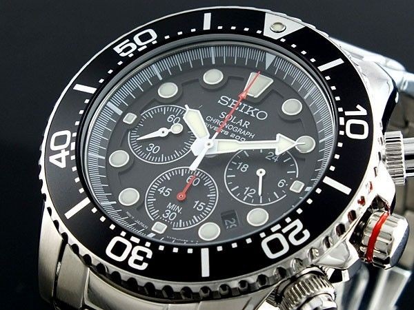 Seiko Solar Mens Chronograph Stainless Steel Divers 200M Watch SSC015 