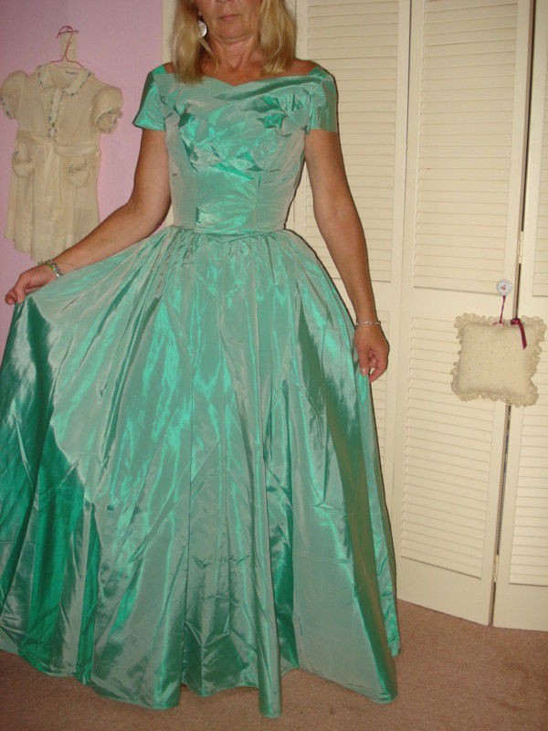 shimmery aqua green taffeta vtg 40 s ball gown xs