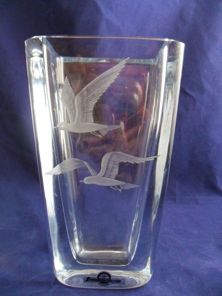 STROMBERGSHYTTAN HEAVY CRYSTAL ETCHED BIRD SWEDEN VASE SIGNED