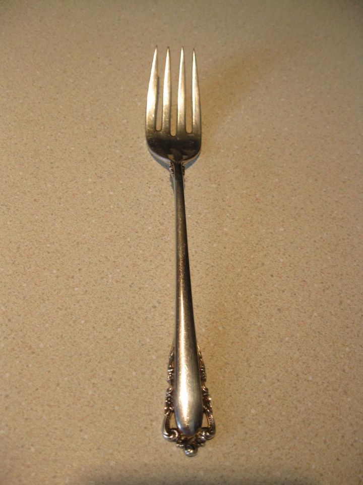 Lunt Sterling Silver Carillon Pattern Salad Fork ~ no mono ~ 6.5