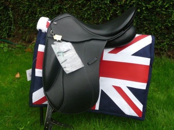 SALE PDS Aldea Showtime Dressage Saddle NEW 17.5 Adjustable Tree 