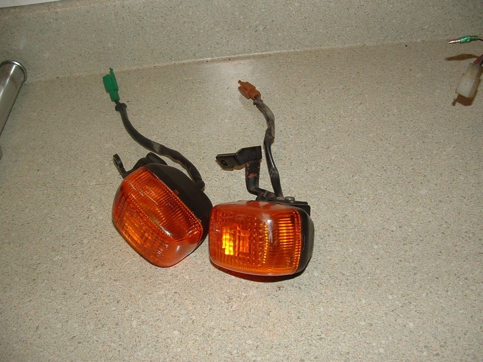 2003 yamaha zuma 50cc scooter front turn signals time left