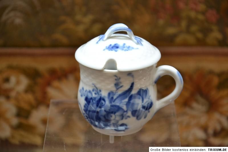 Royal Copenhagen BLAUE BLUME SENF   TOPF, gewellter Rand 