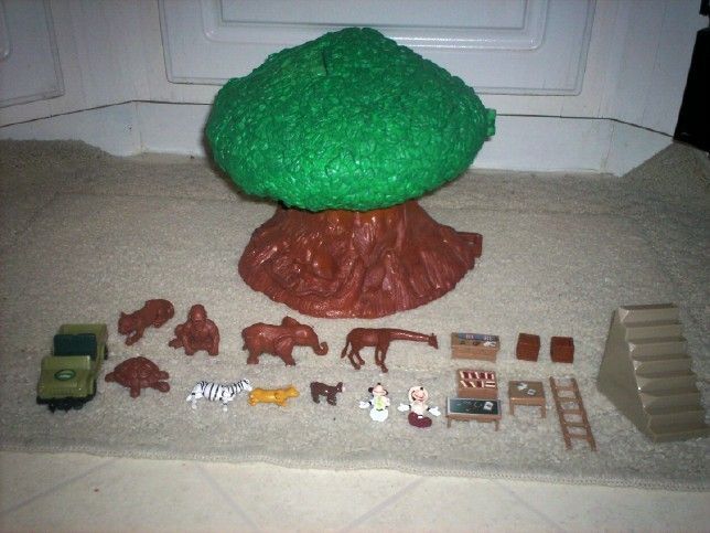 Disney World Animal Kingdom Playset Tree of Life Nice Set Monorail 