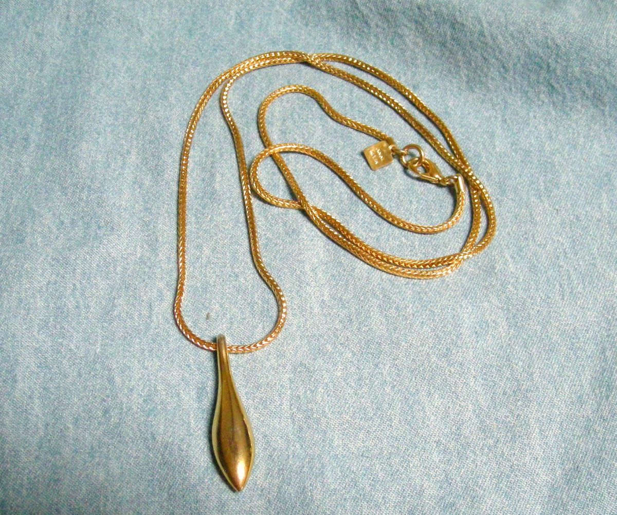 Long Anne Klein Necklace w Pendant Bright Goldtone