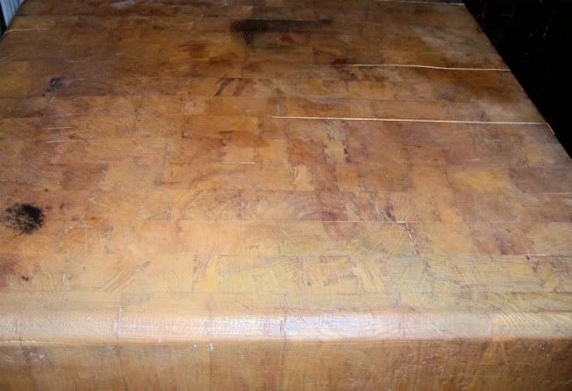 offered is a solid maple antique butcher block the square top measures 