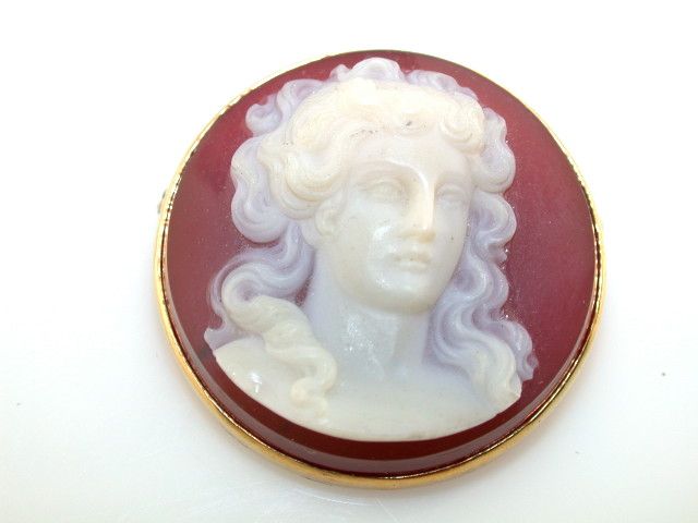 Victorian Antique Hard Stone Cameo 14kt Yellow Gold Pin