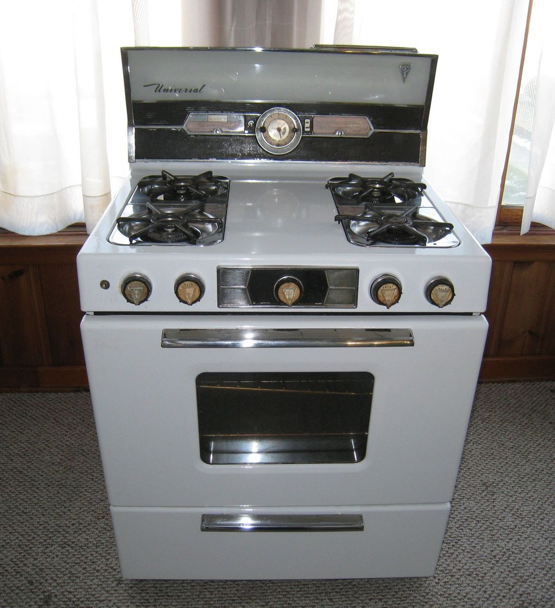 1950s Vintage Universal Cribben Sexton Gas Stove