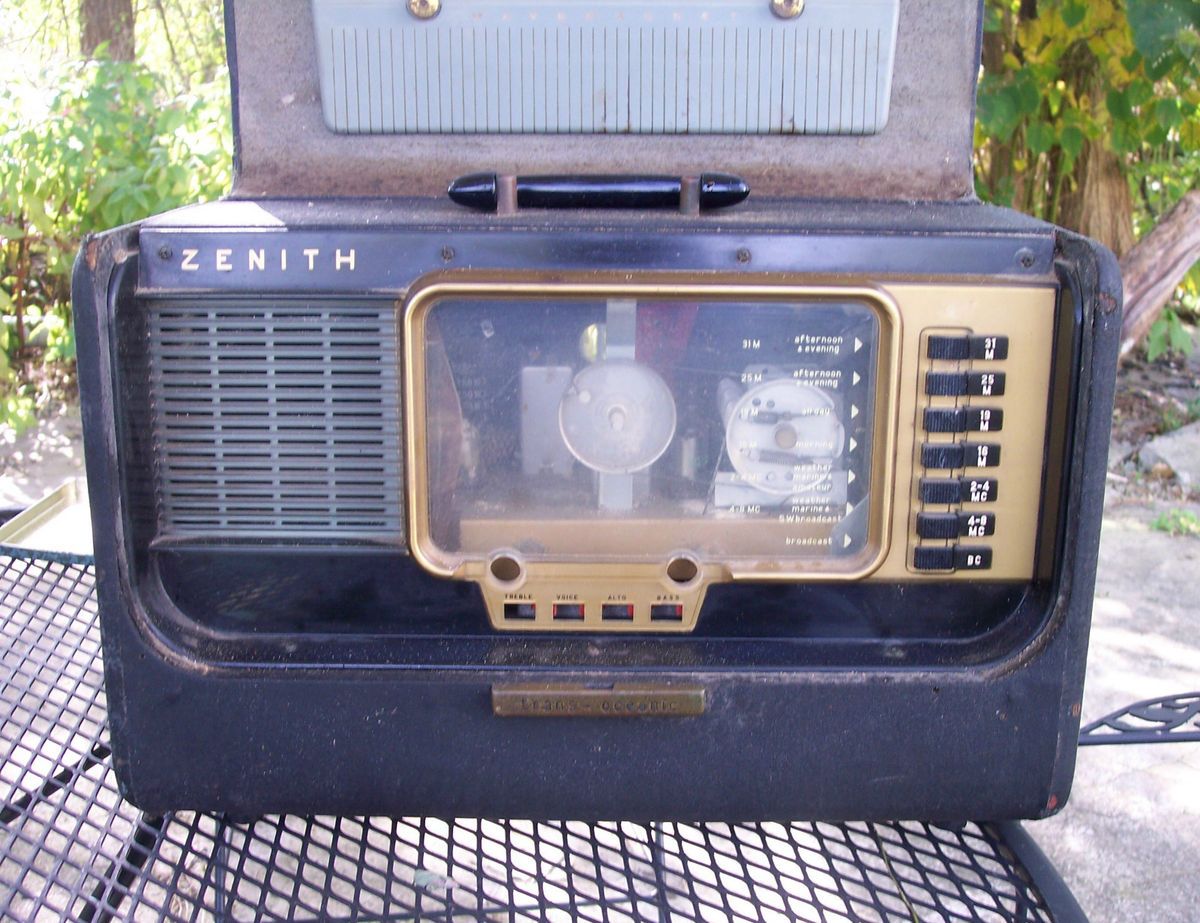 VINTAGE ZENITH TRANS OCEANIC SHORT WAVE RADIO (PARTS OR REPAIR) MODEL 