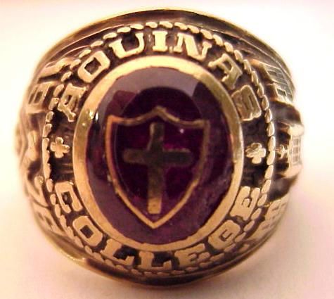 1976 Aquinas College 10K Mans Class Ring