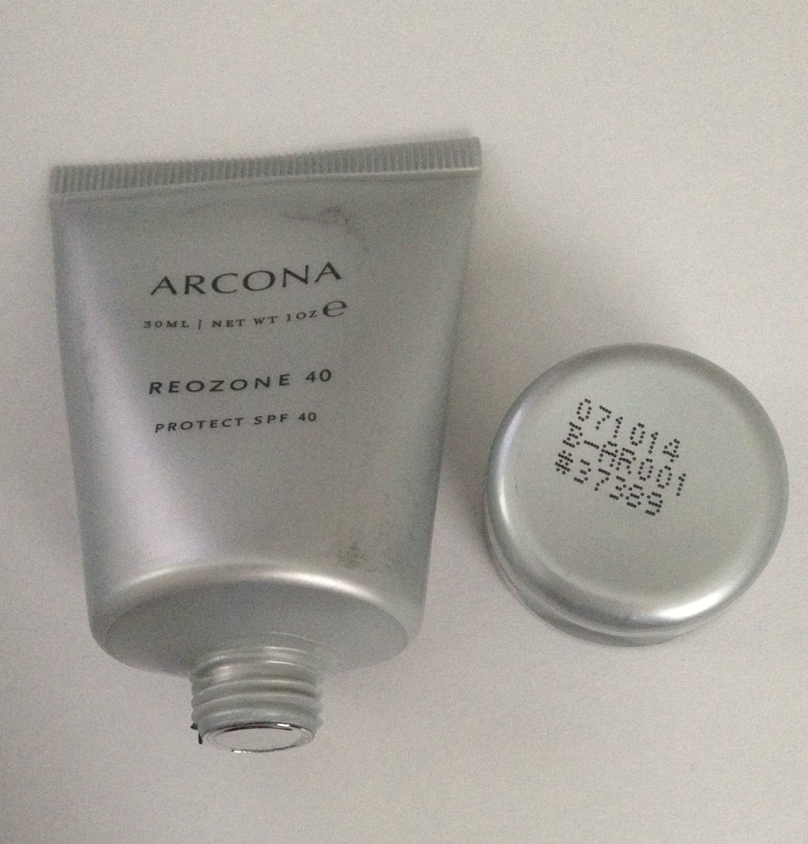 New SEALED ARCONA Reozone 40 Full Spectrum Daily Sunscreen 1 oz 30ml 