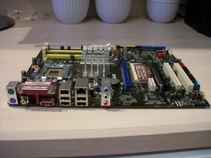 Asus P5N E SLI Intel Motherboard Chipset LGA 775 Used  