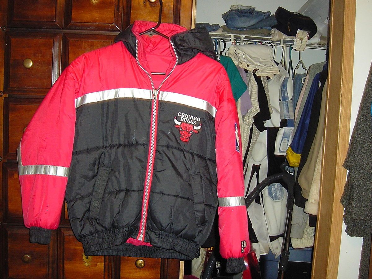 Boys Reversabale CHICAGO BULLS Winter Coat size 9 10 *EUC*