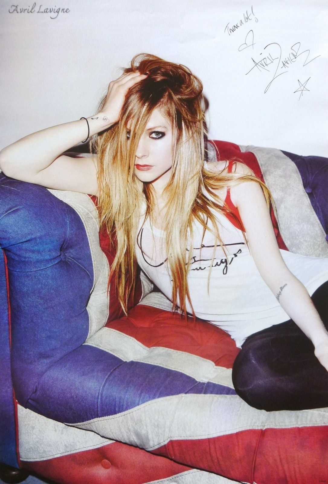 AVRIL LAVIGNE SITTING ON UK FLAG SOFA POSTER FROM ASIA   Pop Rock 