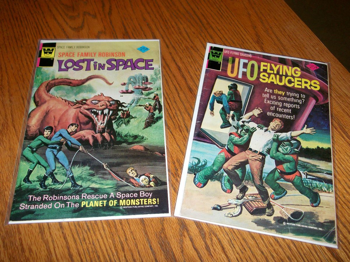 lot 2 SCI  FI bronze COMIC books 1975 LOST in SPACE 1973 UFO flying 